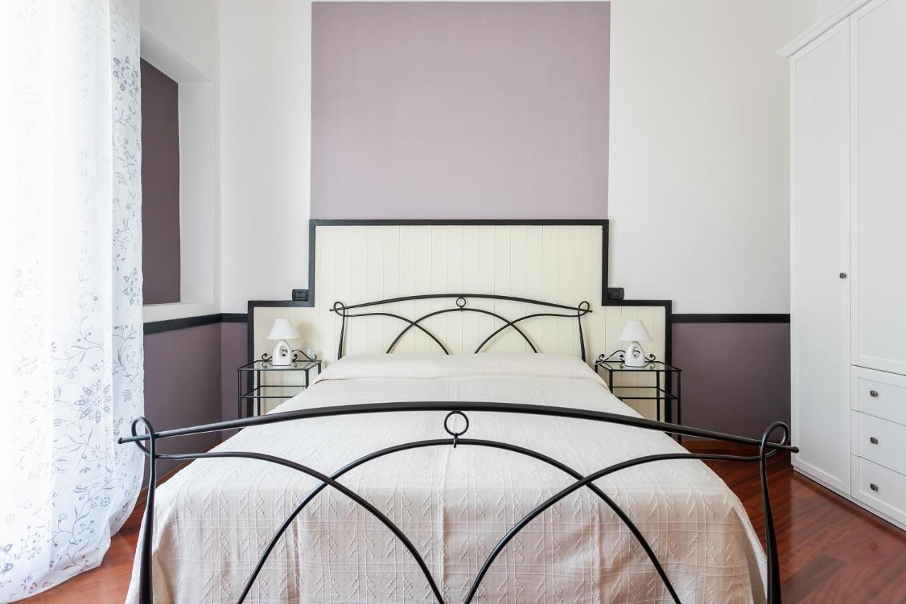 Santa Chiara Apartment By Myhomeincomo Zewnętrze zdjęcie